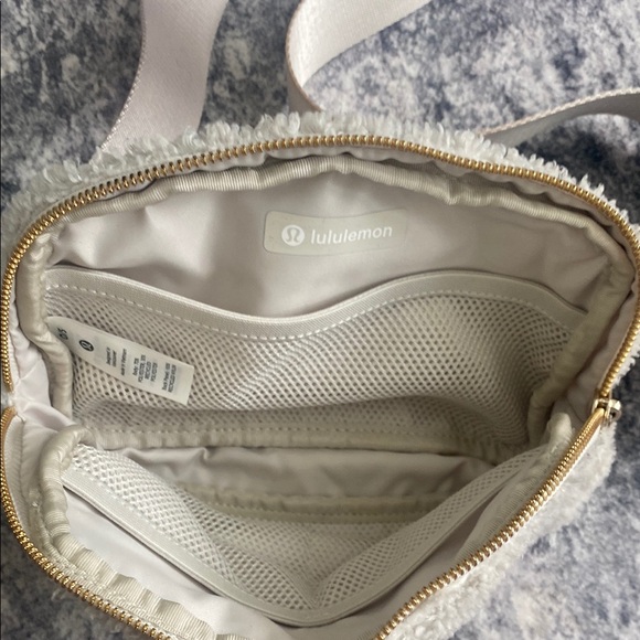 lululemon athletica White Sherpa Crossbody Bag - Picture 2 of 3